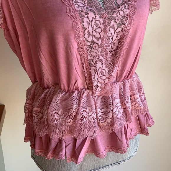 “The Sasha“ POL Lace Ruffle Top - Picture 4 of 6